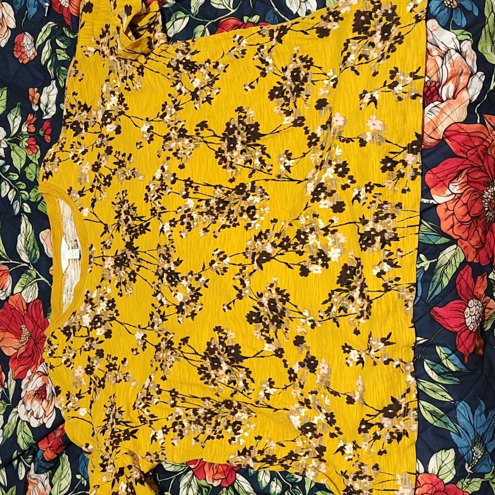 Size Large Yellow Spring Flower Time and Tru Shirt